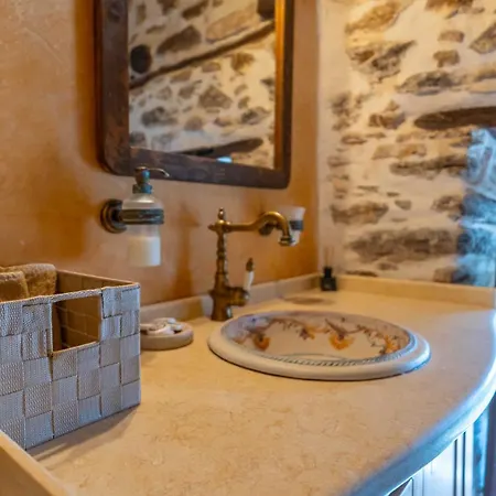 μountain Whispers * Mouresi