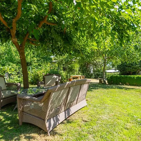 μountain Whispers Apartment *