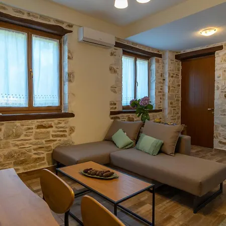 μountain Whispers * Mouresi