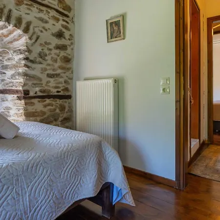 Apartment μountain Whispers Mouresi