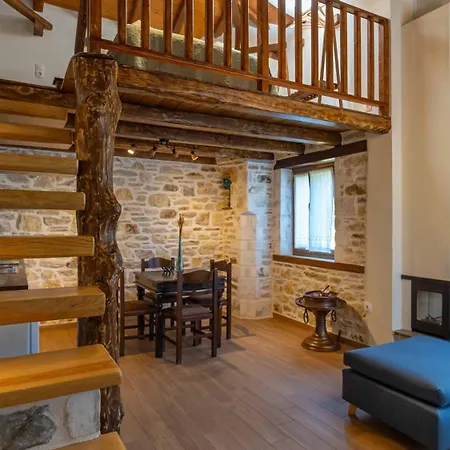 μountain Whispers * Mouresi