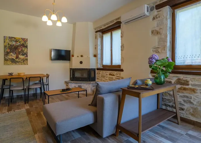 μountain Whispers Apartamento Mourésion