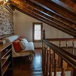 μountain Whispers Apartment