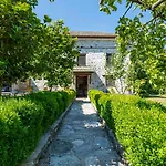 μountain Whispers Apartamento Mourésion