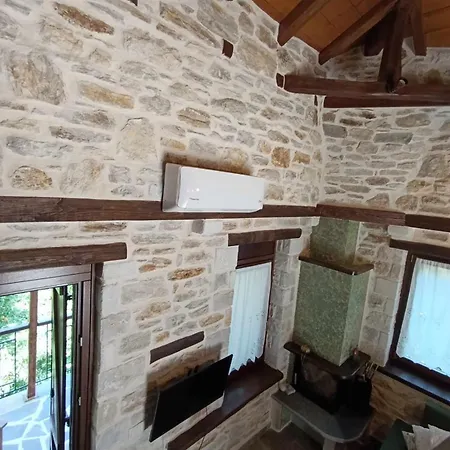 μountain Whispers Apartment Mouresi