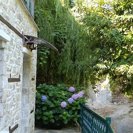 μountain Whispers Apartment Mouresi