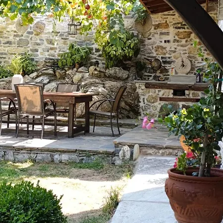 Apartment μountain Whispers Mouresi