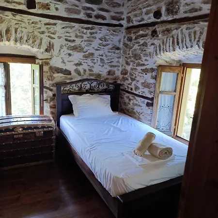 μountain Whispers Apartment Mouresi