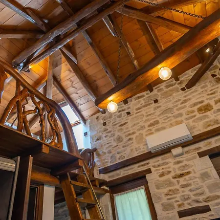 μountain Whispers Mourésion