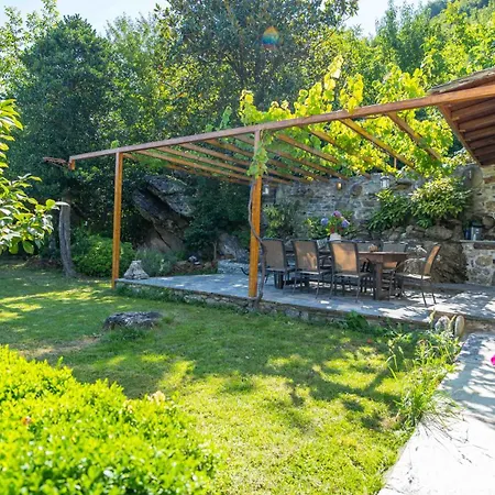 μountain Whispers * Mourésion