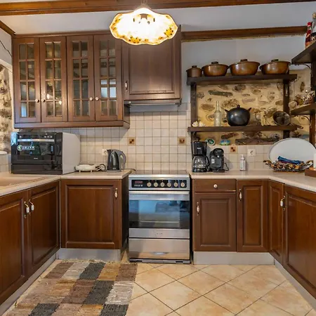 アパート μountain Whispers *