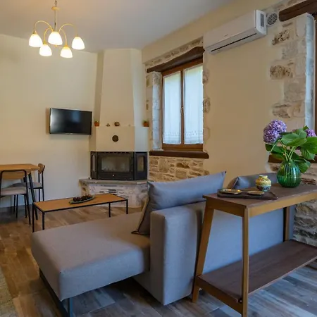 μountain Whispers Apartment Mouresi