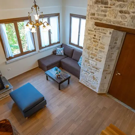 μountain Whispers * Mourésion