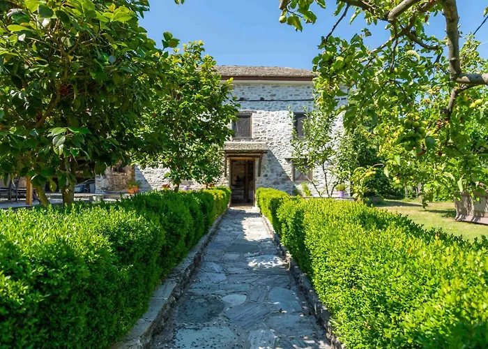 μountain Whispers Mourésion