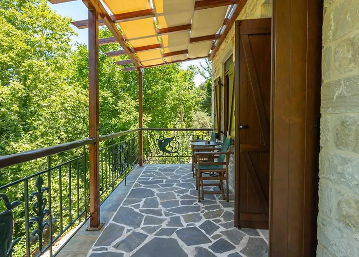 μountain Whispers Apartamento Mourésion