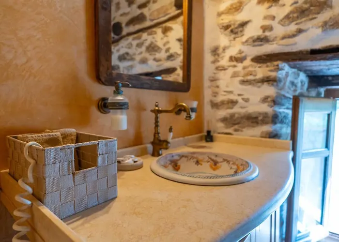 μountain Whispers * Mourésion