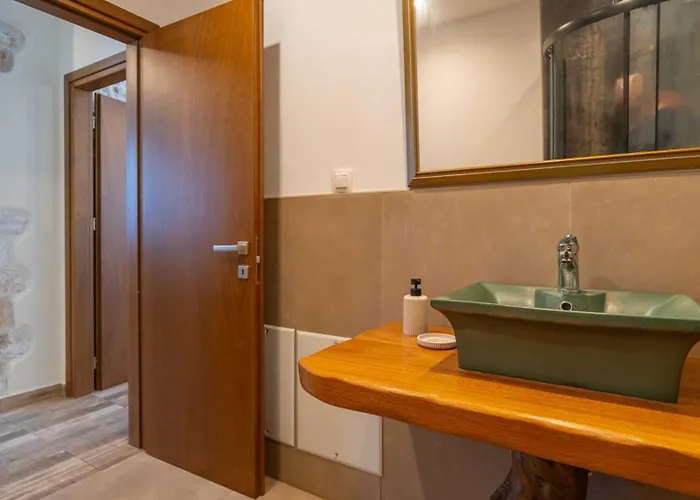 μountain Whispers * Mourésion